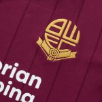Conjunto de la 2.ª equipación del Bolton Wanderers 2026/27 para niño