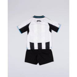 Conjunto Niño Newcastle United 2025/26 Local