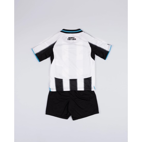 Conjunto Niño Newcastle United 2025/26 Local