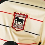 Camiseta de visitante Ipswich Town 2026/27 para niño