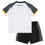 Conjunto local Derby County 2025/26 niño