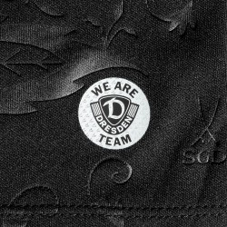Camiseta Especial Totalmente Negra Dynamo Dresden Hombre 2025/26 Camiseta Especial Totalmente Negra Dynamo Dresden Hombre 2025/26