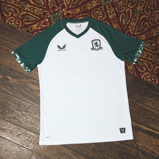 Camiseta tercera en blanco del Middlesbrough 2025/26 para niño